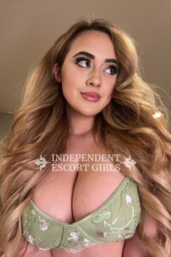 Veronica Rose